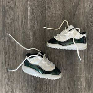 SZ 4 Baby Boys Jordan 11 Retro Low BT